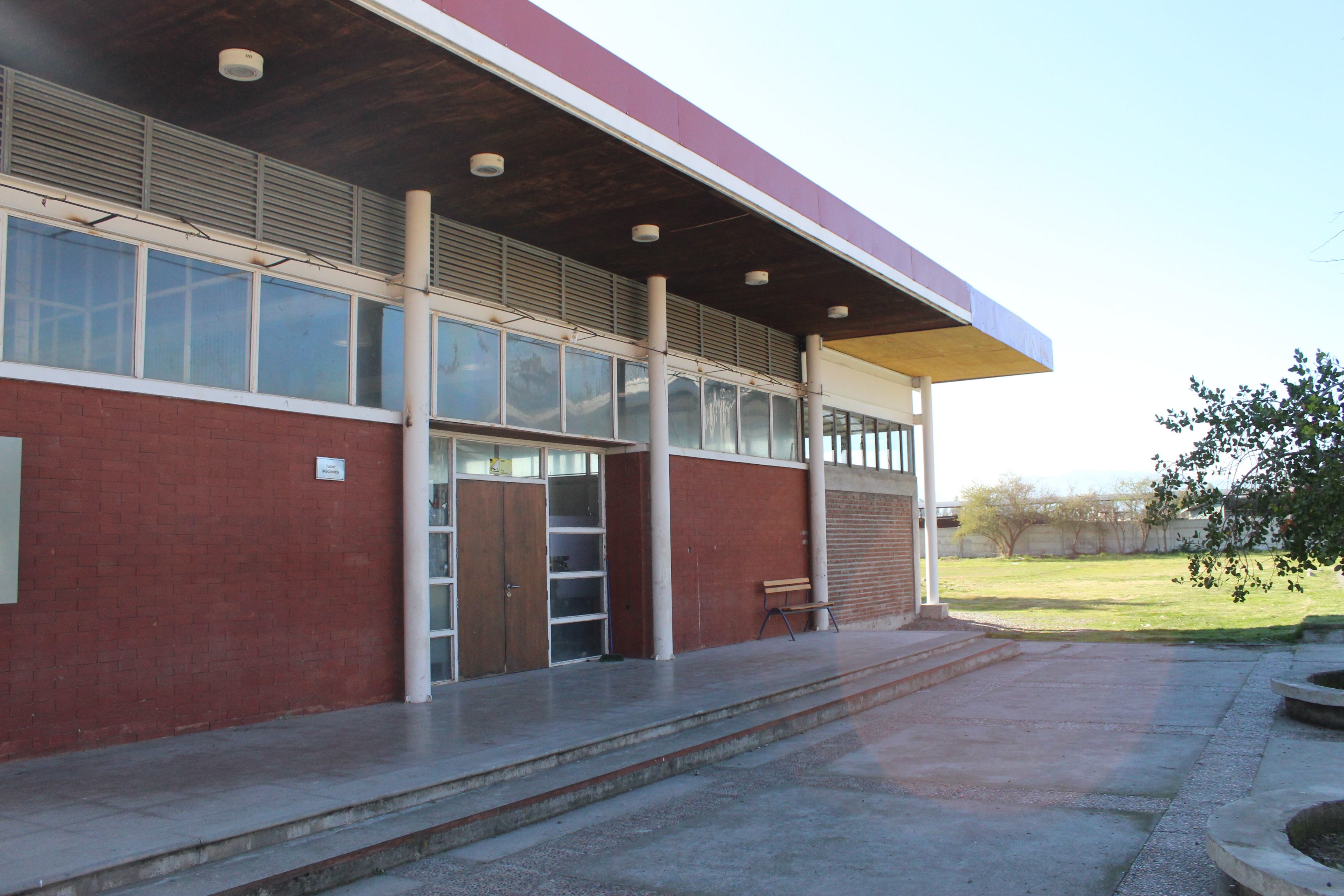 Vista del taller de Mecánica Automotriz