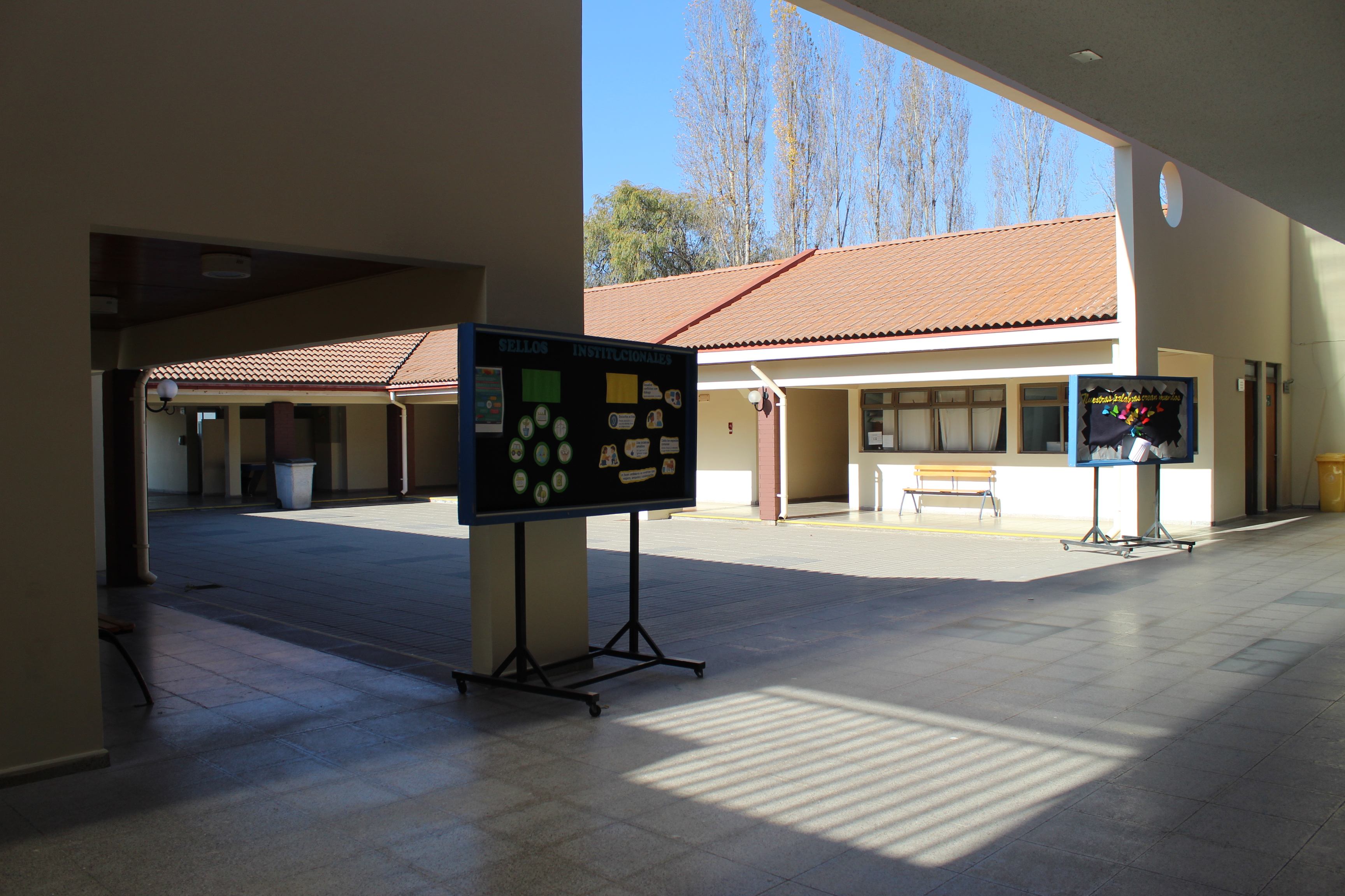 Patio principal del liceo