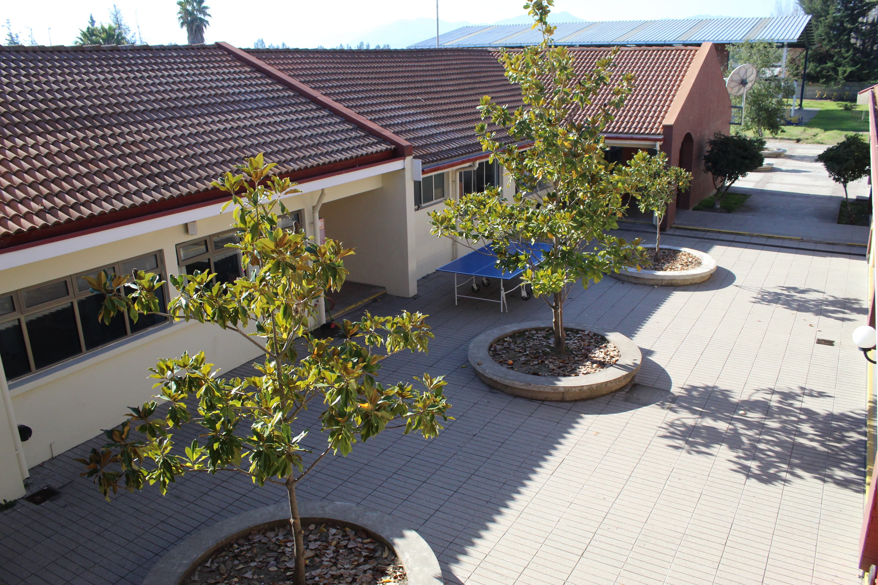 Patio de especialidades del liceo